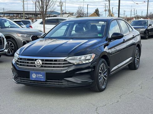 Used 2019 Volkswagen Jetta SE image 3