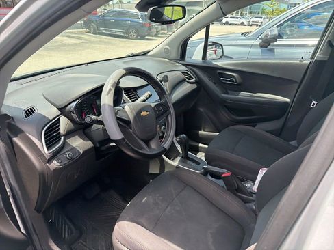 Used 2017 Chevrolet Trax LS AWD/4WD image 9