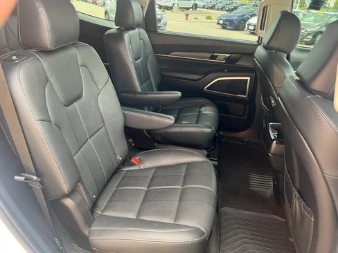 Used 2022 Kia Telluride EX w/ EX Premium Package FWD image 7