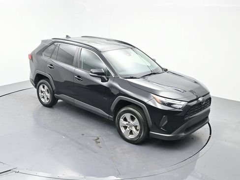 Used 2024 Toyota RAV4 XLE AWD/4WD image 17
