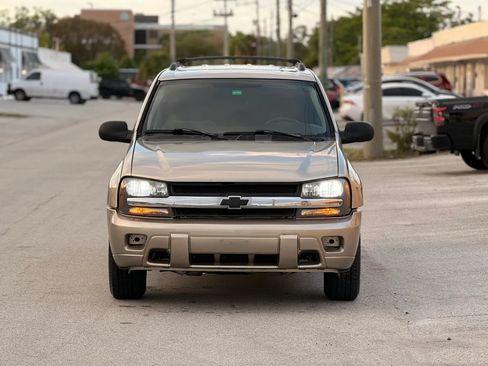 Used 2005 Chevrolet TrailBlazer LS w/ LS Preferred Equipment Group RWD image 2