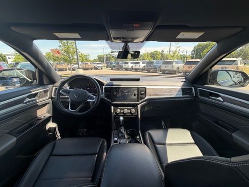 Used 2022 Volkswagen Atlas Cross Sport SE AWD/4WD image 7