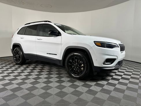 Used 2023 Jeep Cherokee Altitude Lux image 21
