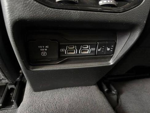 Used 2024 Jeep Grand Cherokee Limited w/ Luxury Tech Group II AWD/4WD image 17