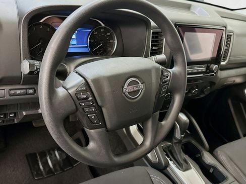 Used 2024 Nissan Frontier SV AWD/4WD image 18