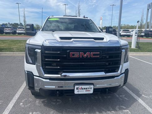 Used 2025 GMC Sierra 3500 Pro w/ 1SA Pro Safety Plus Package AWD/4WD image 8