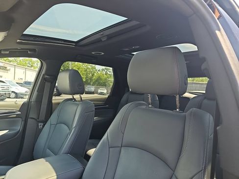 Used 2023 Buick Enclave Essence w/ Experience Buick Package FWD image 18