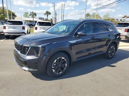 New 2026 Kia Sorento S image 2