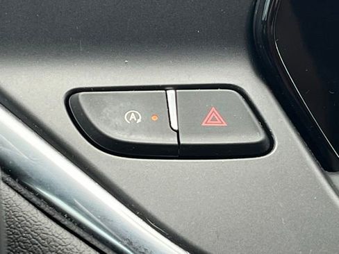 Used 2022 Chevrolet Blazer LT w/ Sound & Technology Package FWD image 26