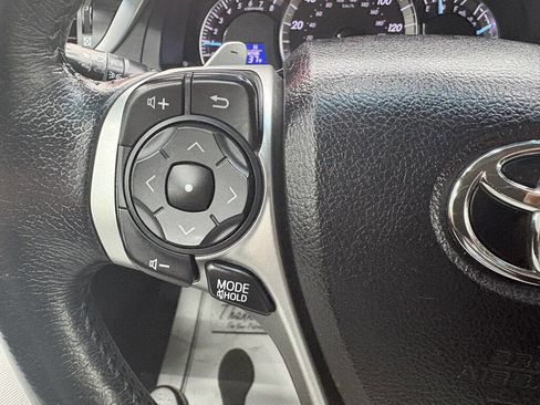 Used 2014 Toyota Camry SE image 21