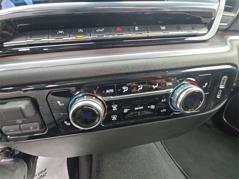 Used 2025 GMC Sierra 1500 SLT image 19