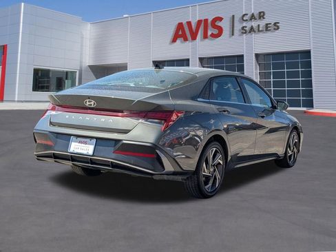 Used 2025 Hyundai Elantra SEL FWD image 6
