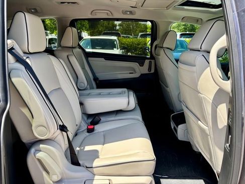 New 2026 Honda Odyssey Touring image 12