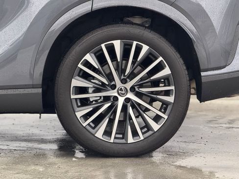 Used 2024 Lexus RX 350 Premium image 3