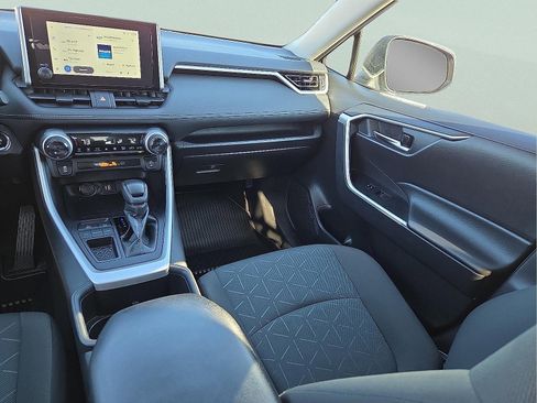 Used 2024 Toyota RAV4 XLE image 12