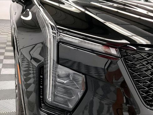Used 2025 Cadillac XT4 Sport AWD/4WD image 35