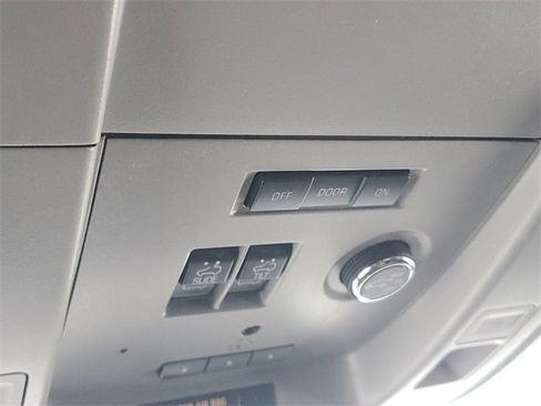 Certified 2015 GMC Yukon Denali image 19