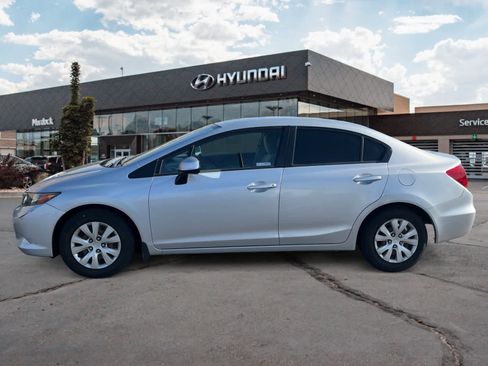 Used 2012 Honda Civic LX image 2