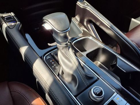 Used 2024 Kia Telluride EX image 18