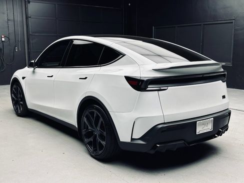 Used 2026 Tesla Model Y Performance AWD/4WD image 4