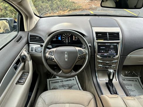 Used 2012 Lincoln MKX AWD image 14