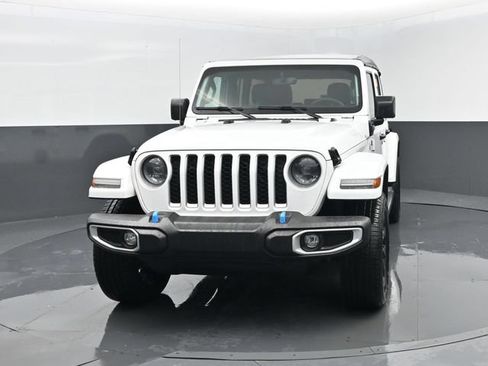 Used 2023 Jeep Wrangler Unlimited Sahara w/ Cold Weather Group AWD/4WD image 22
