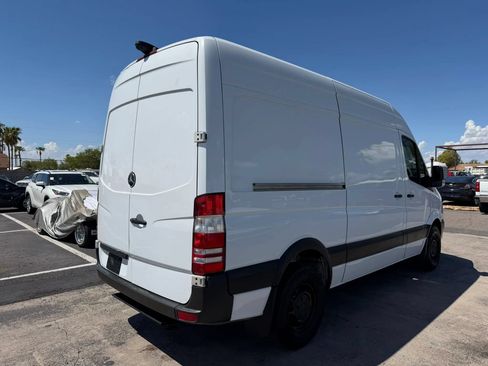 Used 2017 Mercedes-Benz Sprinter 2500 image 11