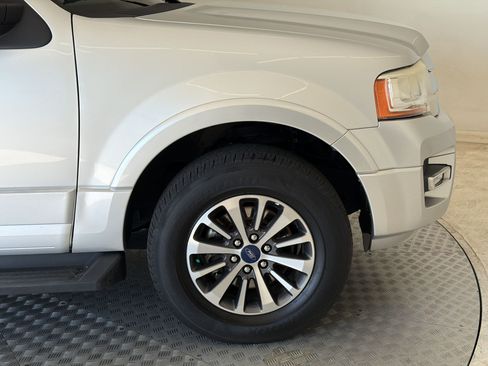 Used 2016 Ford Expedition EL XLT w/ Equipment Group 202A AWD/4WD image 13