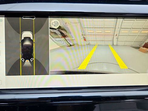 Used 2023 Land Rover Discovery Sport SE image 21