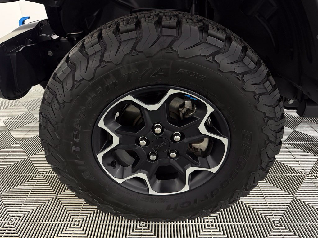 Used 2022 Jeep Wrangler Unlimited Rubicon 4xe w/ Cold Weather Group AWD/4WD image 12