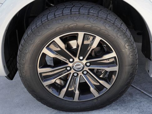 Used 2019 Nissan Armada Platinum w/ Interior Lighting Package image 12