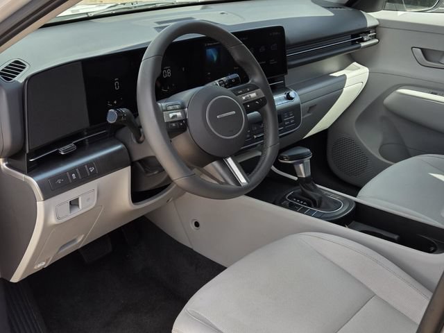 Used 2025 Hyundai Kona SEL AWD/4WD image 38