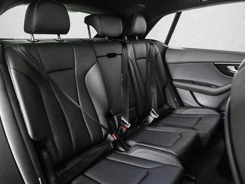 Used 2025 Audi Q8 Premium Plus w/ Premium Plus Package image 21