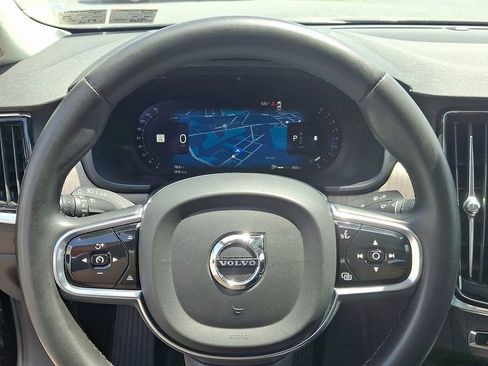 Used 2023 Volvo S90 B6 Plus AWD/4WD image 21
