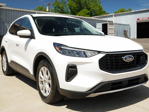 Used 2023 Ford Escape Active w/ Tech Pack #2 FWD image 16