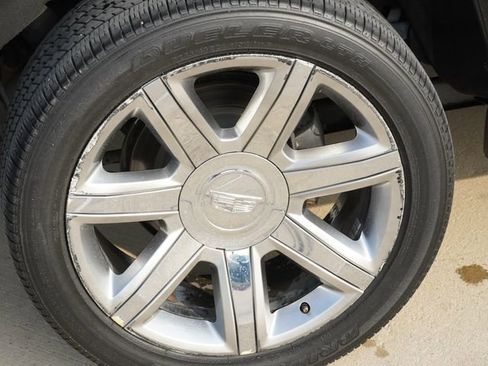 Used 2018 Cadillac Escalade Luxury RWD image 11