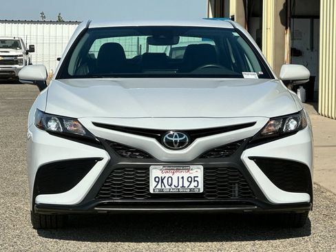 Used 2024 Toyota Camry SE FWD image 9
