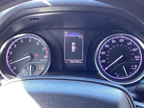 Used 2018 Toyota Camry LE image 20