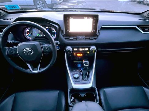 Used 2020 Toyota RAV4 XSE image 15