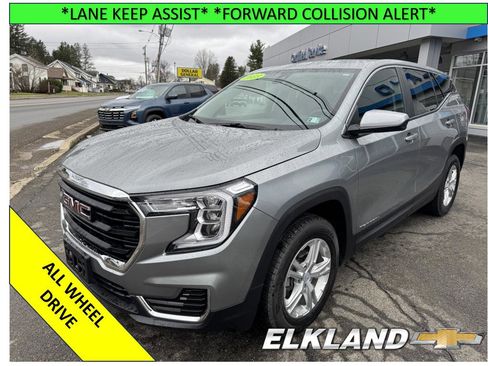 Used 2023 GMC Terrain SLE image 1