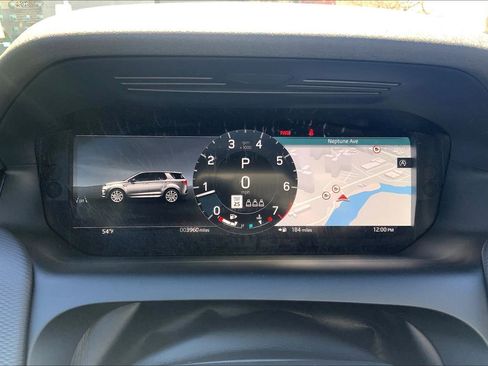 Used 2025 Land Rover Discovery Sport Dynamic SE image 25