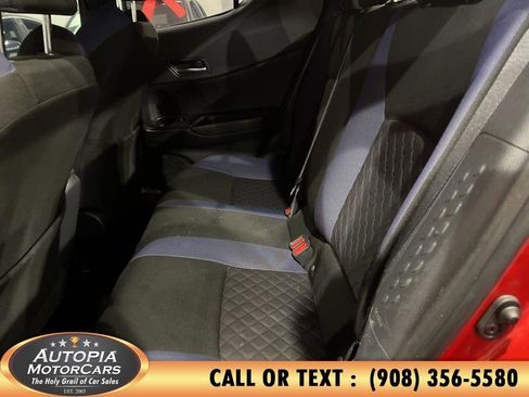 Used 2020 Toyota C-HR XLE image 16