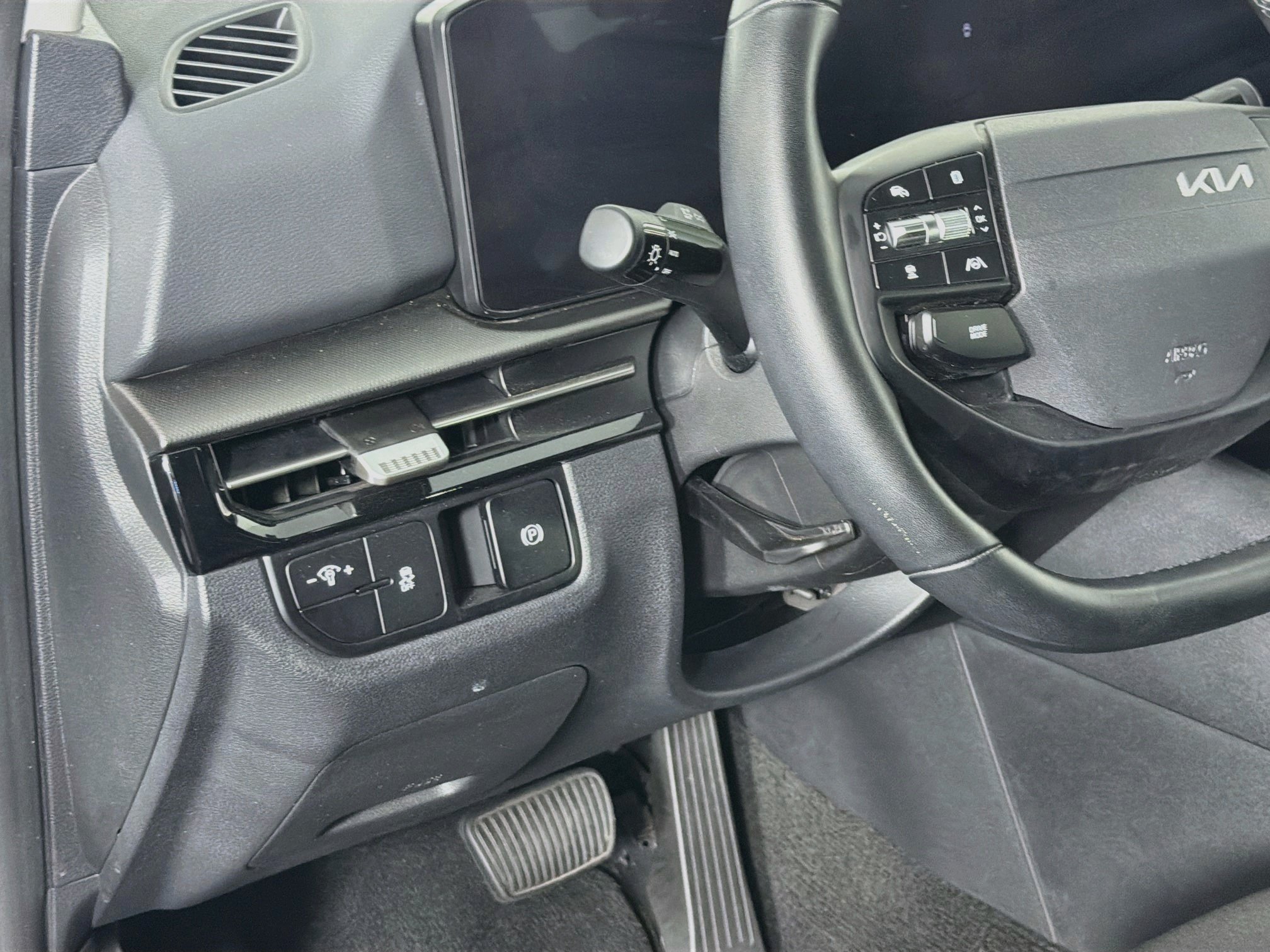 Used 2026 Kia Sportage LX FWD image 16