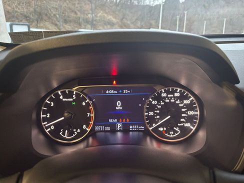 Used 2025 Nissan Altima 2.5 SV image 40