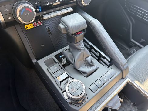 New 2026 Toyota 4Runner Limited AWD/4WD image 35