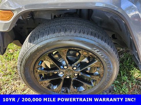 Used 2023 Jeep Wrangler Unlimited Sahara image 14