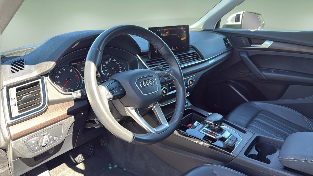 Used 2023 Audi Q5 2.0T Premium w/ Convenience Package AWD/4WD image 17
