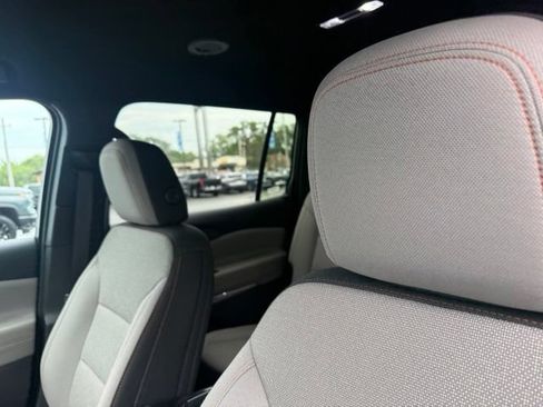 Used 2026 Chevrolet Traverse LT w/ Driver Confidence Package FWD image 8