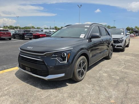 Used 2024 Kia Niro EX FWD image 4