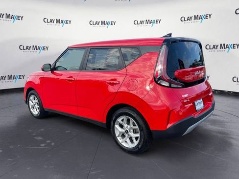 Used 2023 Kia Soul LX w/ LX Technology Package image 3